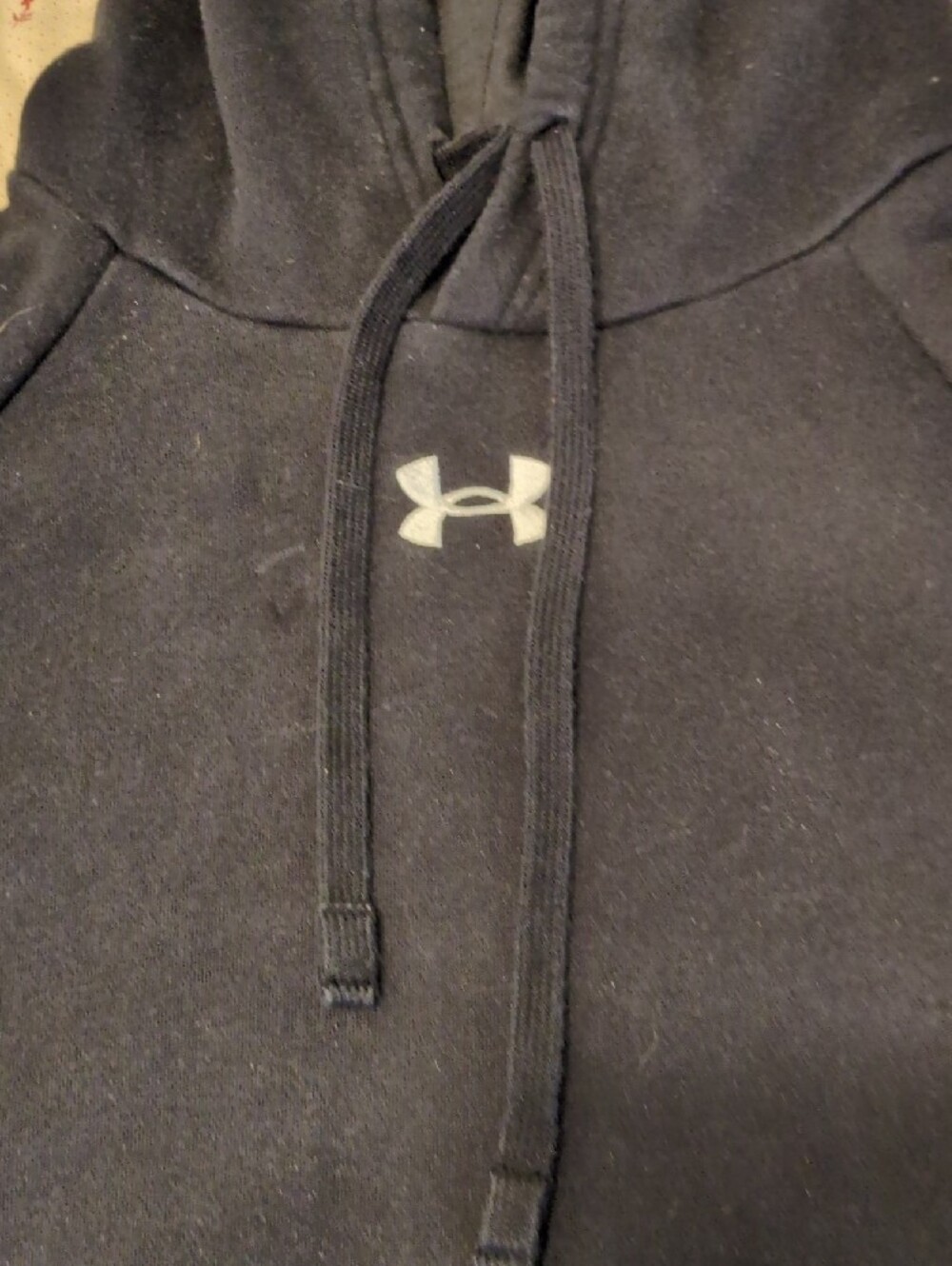Under Armour Men’s Black Crewneck Hoodie with Logo And Kangaroo Pocket - Picture 4 of 8